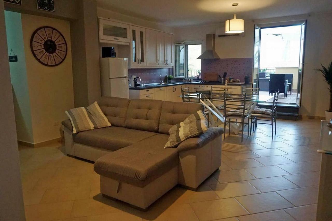 Lilly'S House Διαμέρισμα Giardini Naxos Εξωτερικό φωτογραφία